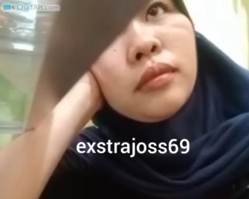 Ome Tv Hijab Pamer Belahan
